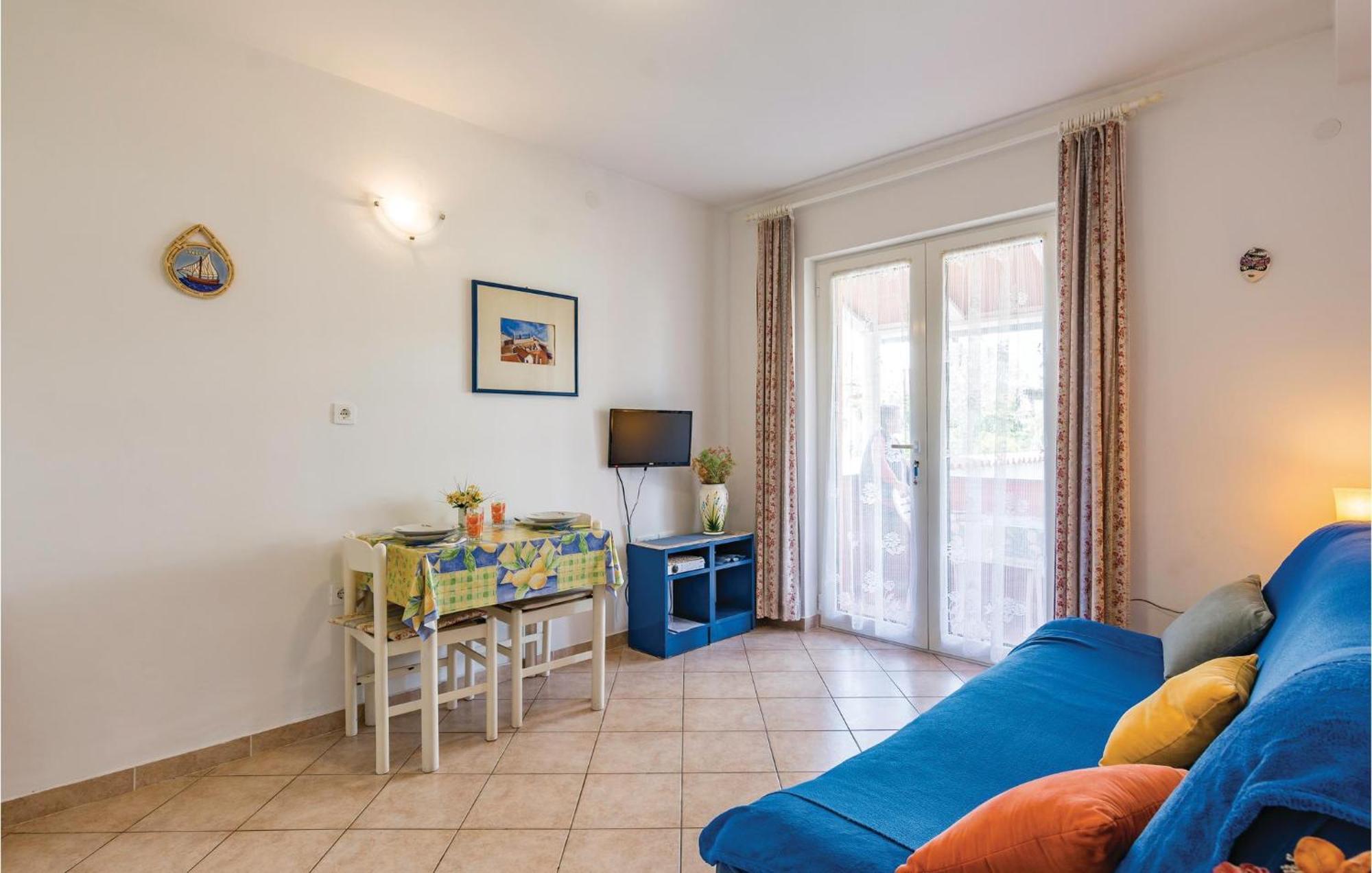 1 Bedroom Lovely Apartment In Rovinj Exterior photo